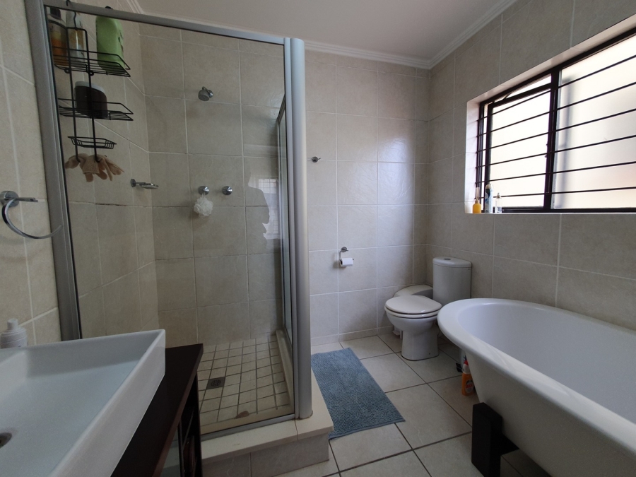 To Let 2 Bedroom Property for Rent in Sunninghill Gauteng