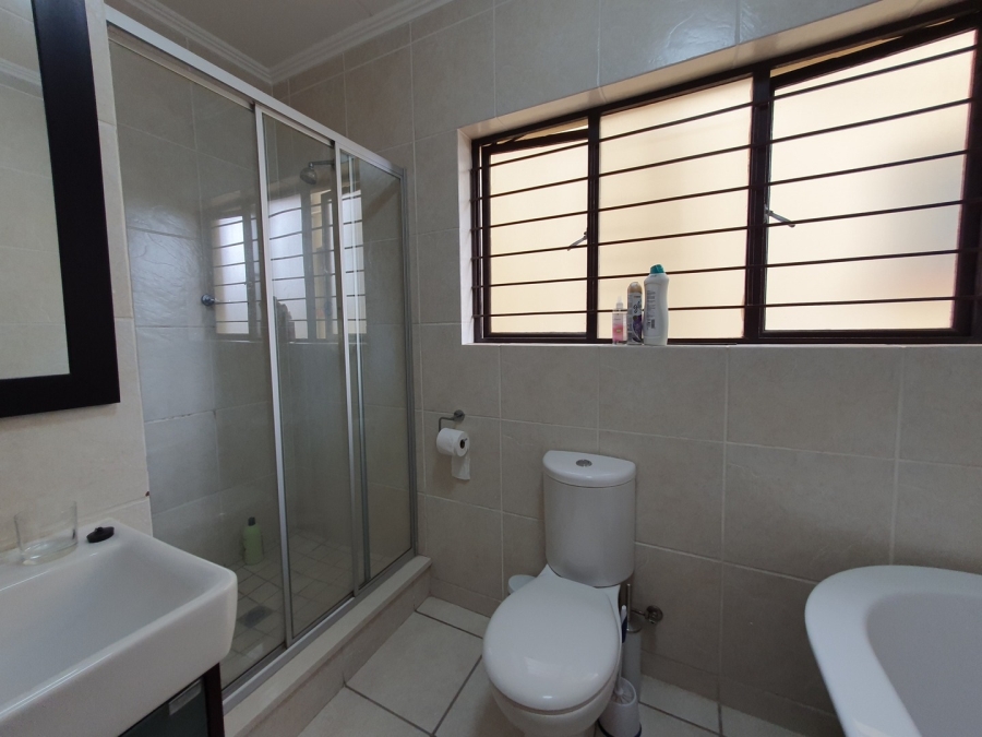 To Let 2 Bedroom Property for Rent in Sunninghill Gauteng