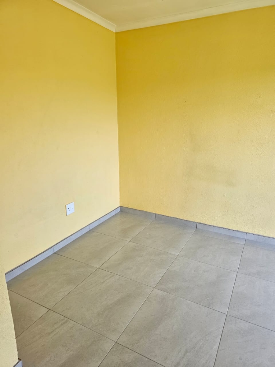 2 Bedroom Property for Sale in Edleen Gauteng