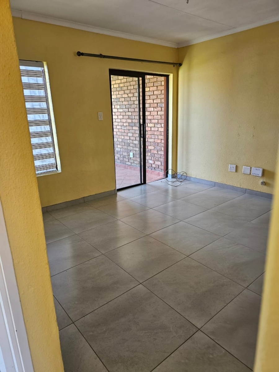 2 Bedroom Property for Sale in Edleen Gauteng