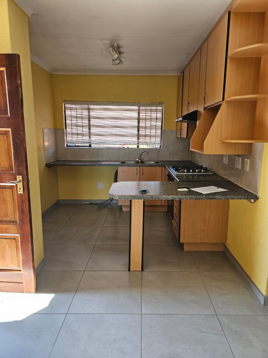 2 Bedroom Property for Sale in Edleen Gauteng