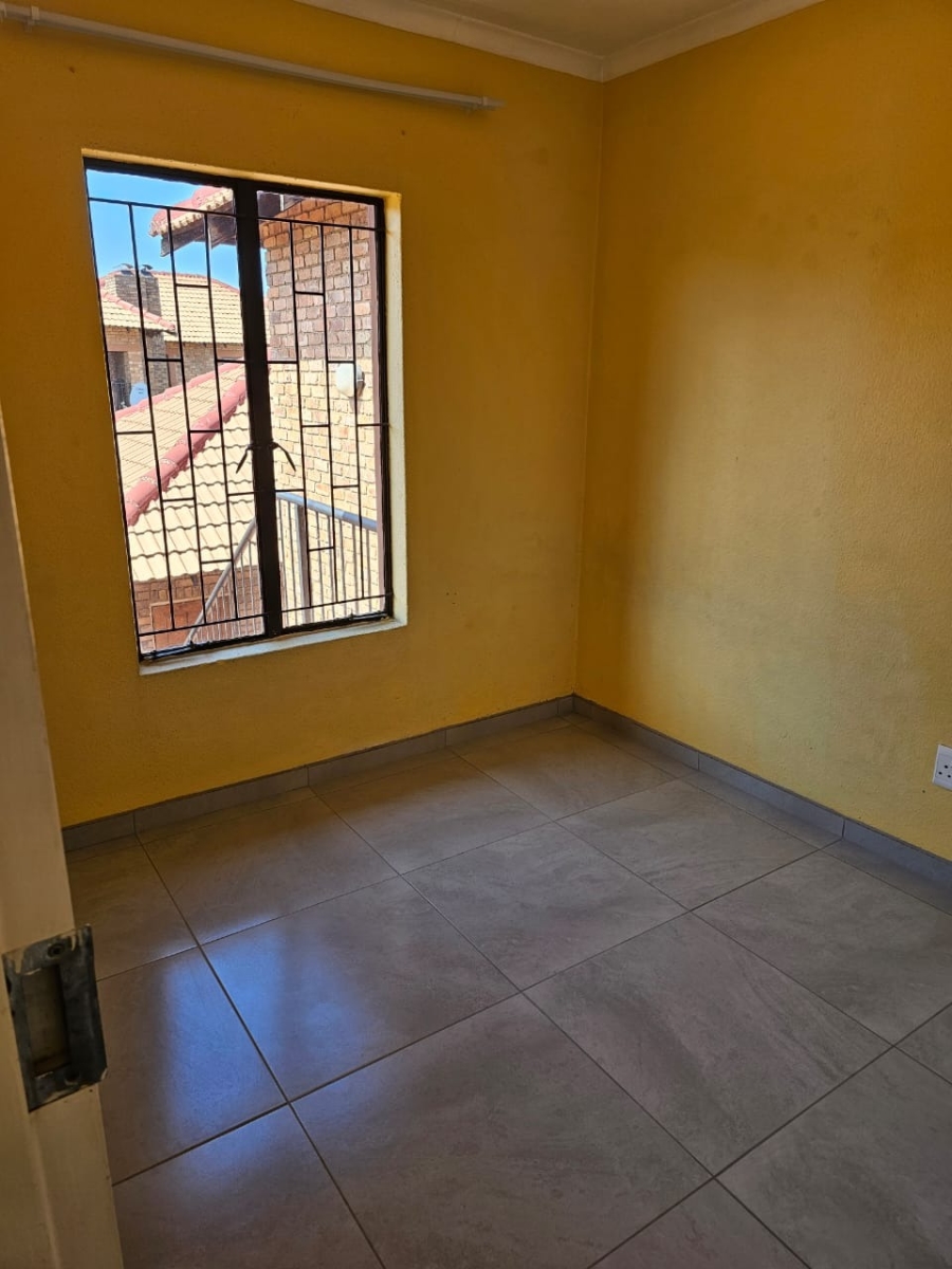 2 Bedroom Property for Sale in Edleen Gauteng