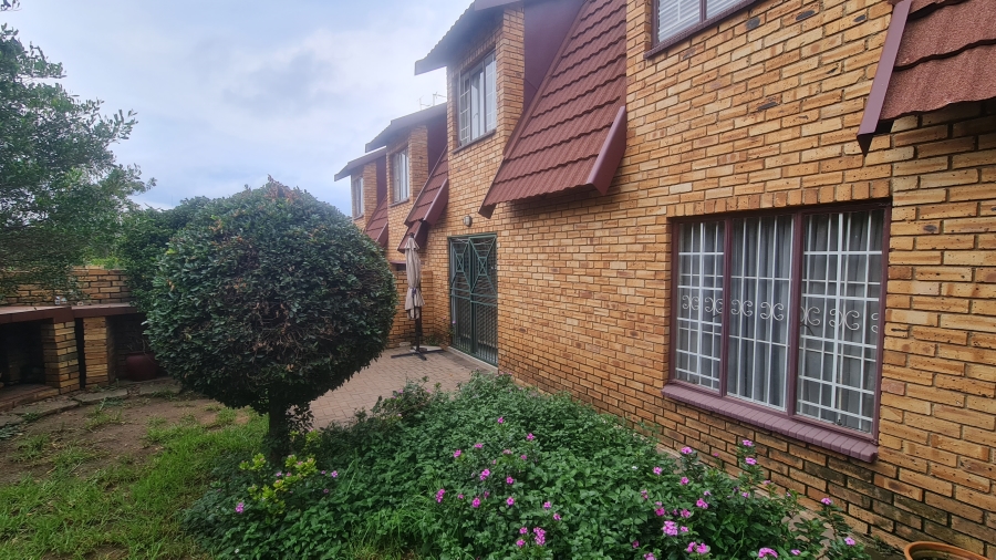 To Let 3 Bedroom Property for Rent in Boskruin Gauteng