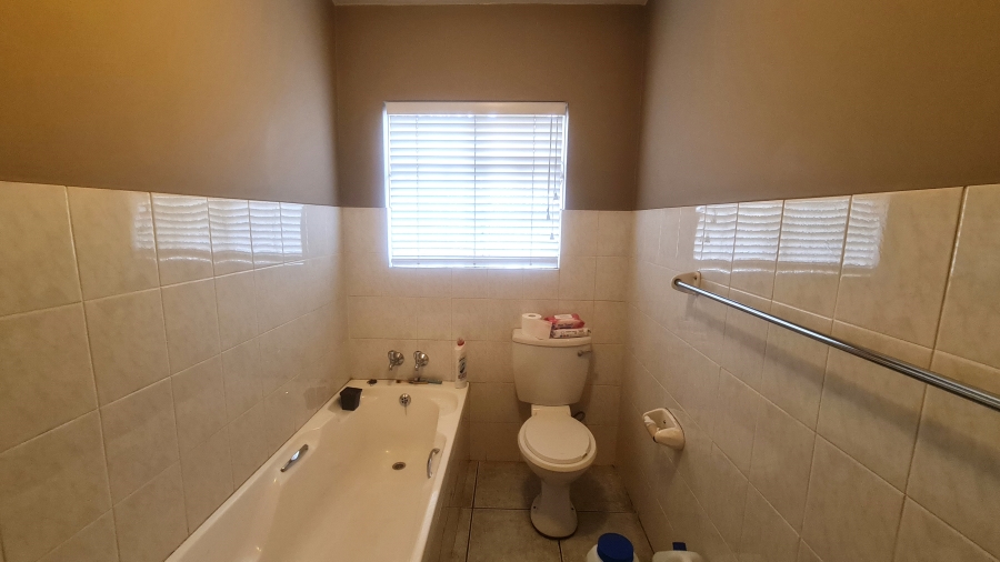 To Let 3 Bedroom Property for Rent in Boskruin Gauteng