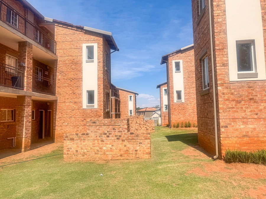 1 Bedroom Property for Sale in Newmark Estate Gauteng