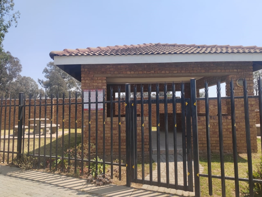 2 Bedroom Property for Sale in Dalpark Gauteng