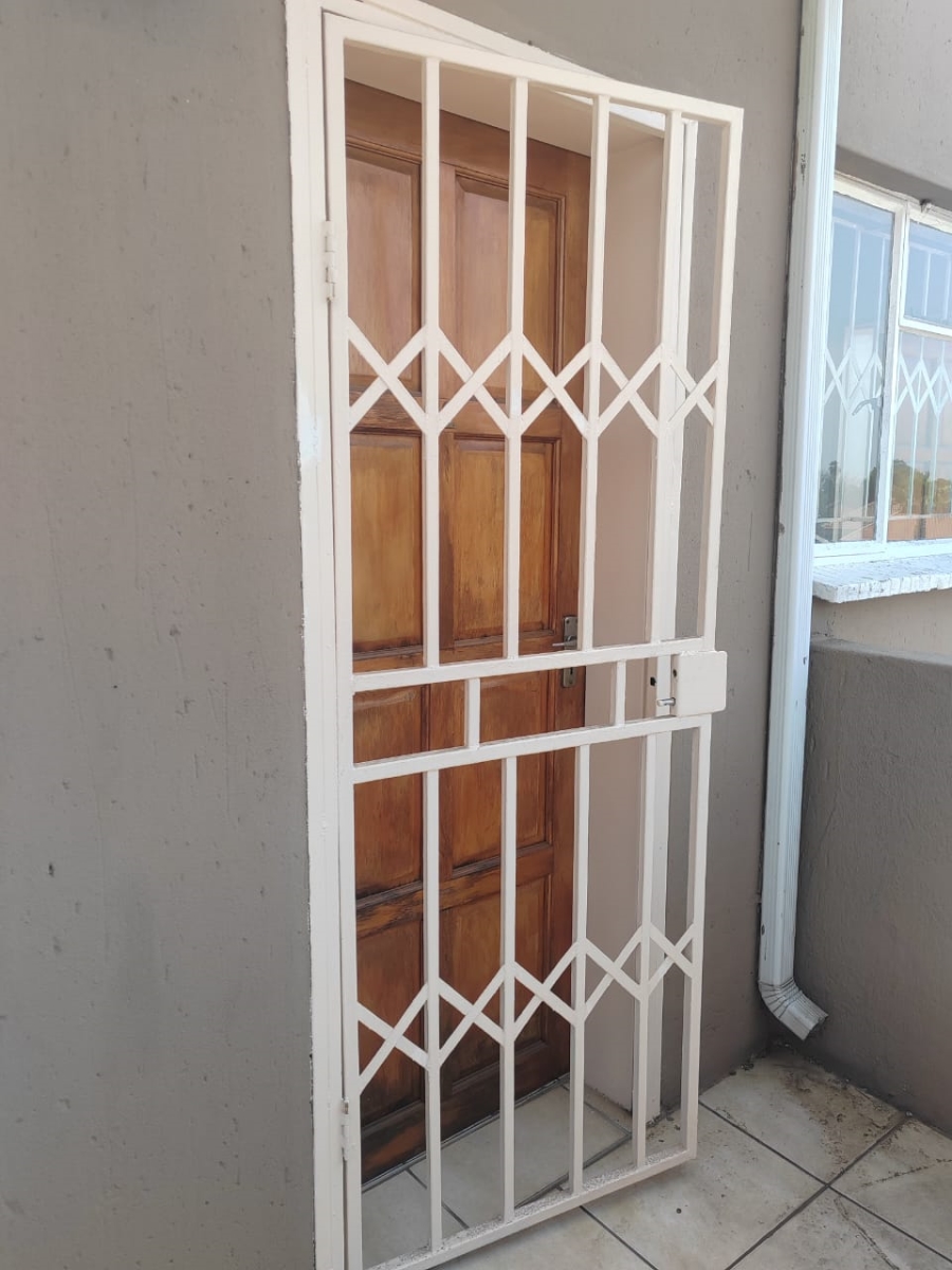 2 Bedroom Property for Sale in Dalpark Gauteng