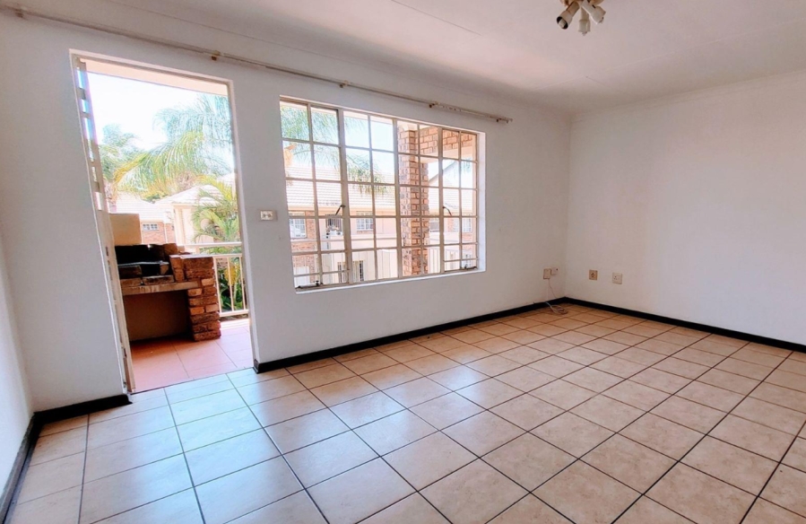 2 Bedroom Property for Sale in Magalieskruin Gauteng