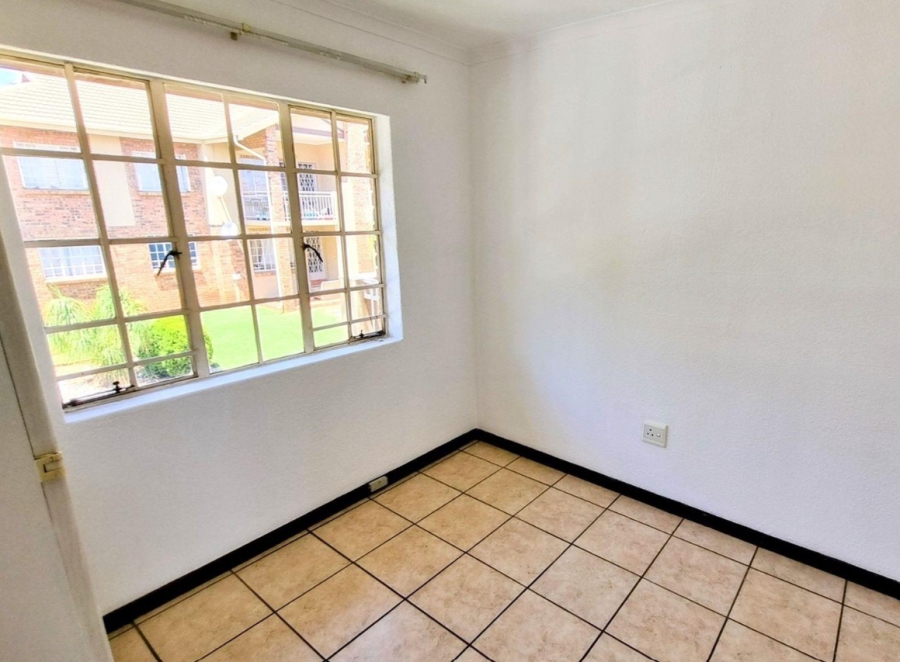 2 Bedroom Property for Sale in Magalieskruin Gauteng