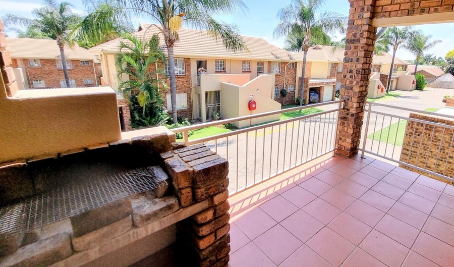 2 Bedroom Property for Sale in Magalieskruin Gauteng