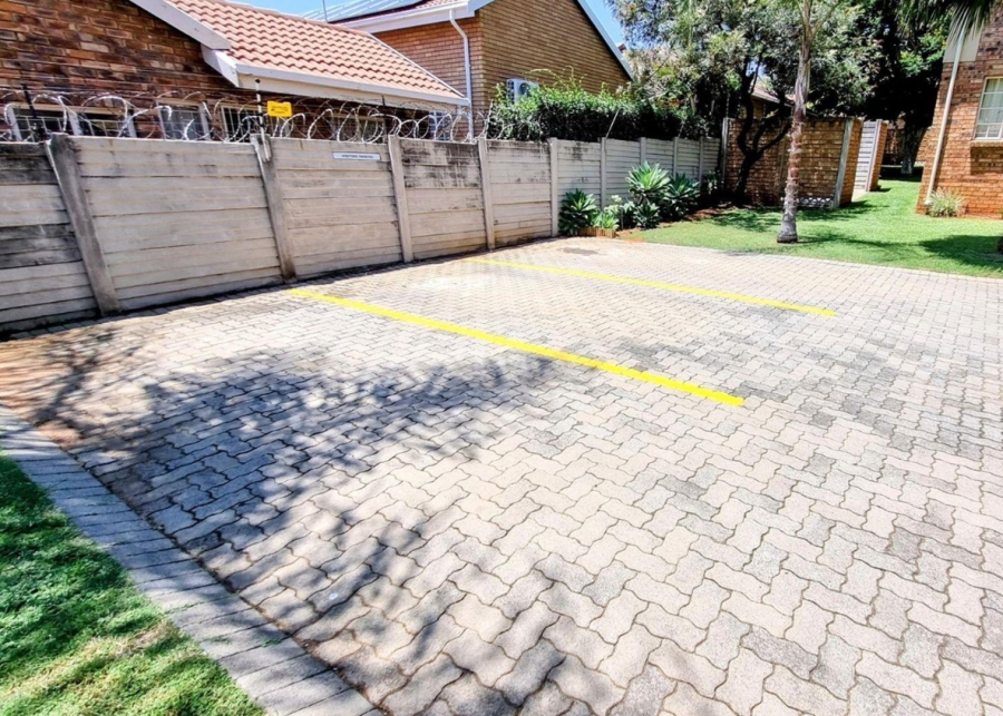 2 Bedroom Property for Sale in Magalieskruin Gauteng