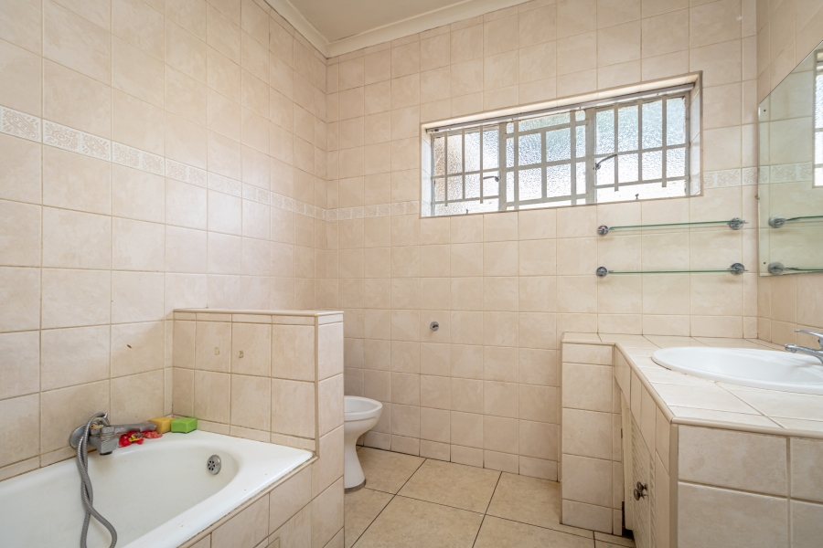 6 Bedroom Property for Sale in Bramley Gauteng