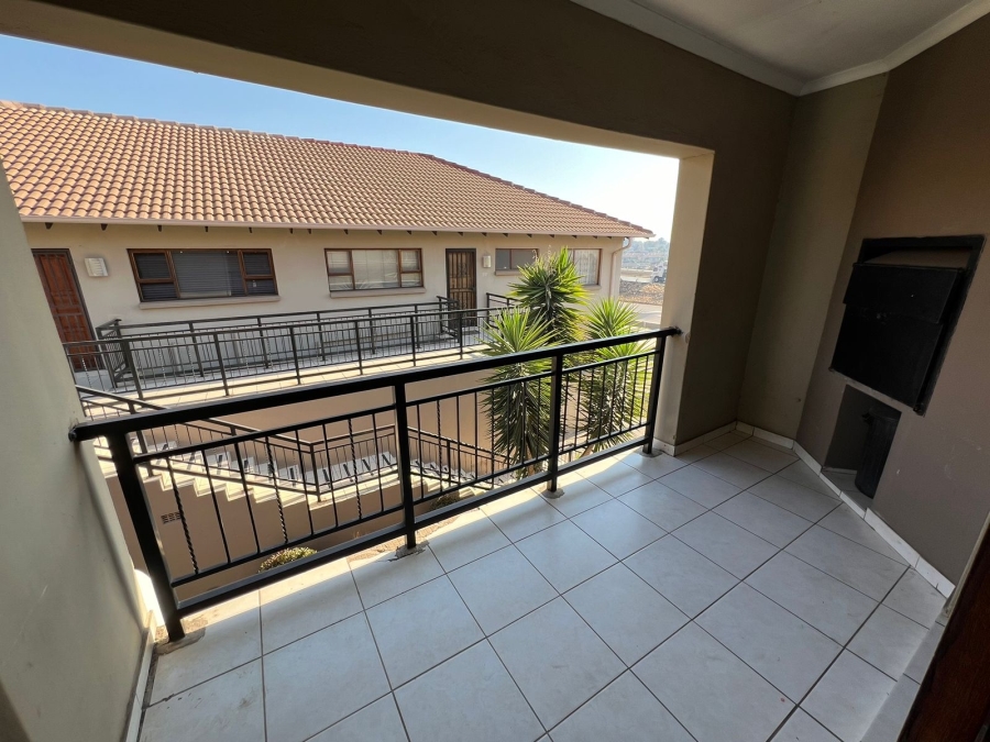 To Let 2 Bedroom Property for Rent in Meyersdal Gauteng