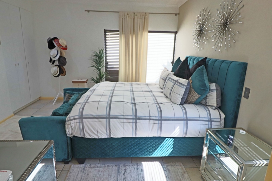 To Let 2 Bedroom Property for Rent in Bryanston Gauteng