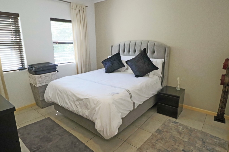 To Let 2 Bedroom Property for Rent in Bryanston Gauteng