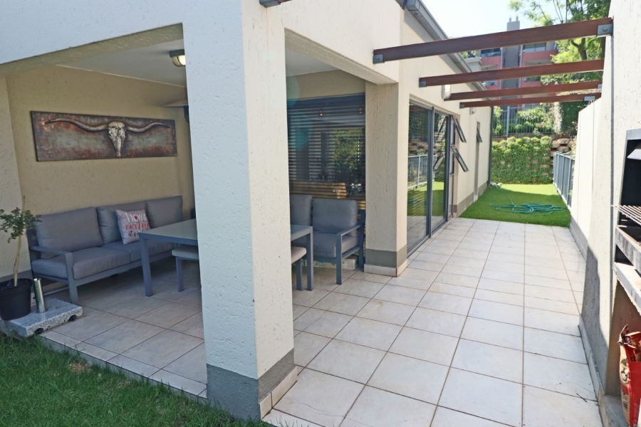 To Let 2 Bedroom Property for Rent in Bryanston Gauteng