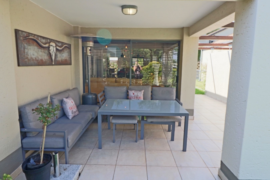 To Let 2 Bedroom Property for Rent in Bryanston Gauteng