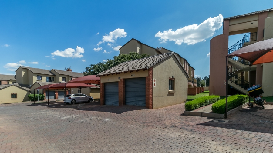 To Let 2 Bedroom Property for Rent in Noordwyk Gauteng