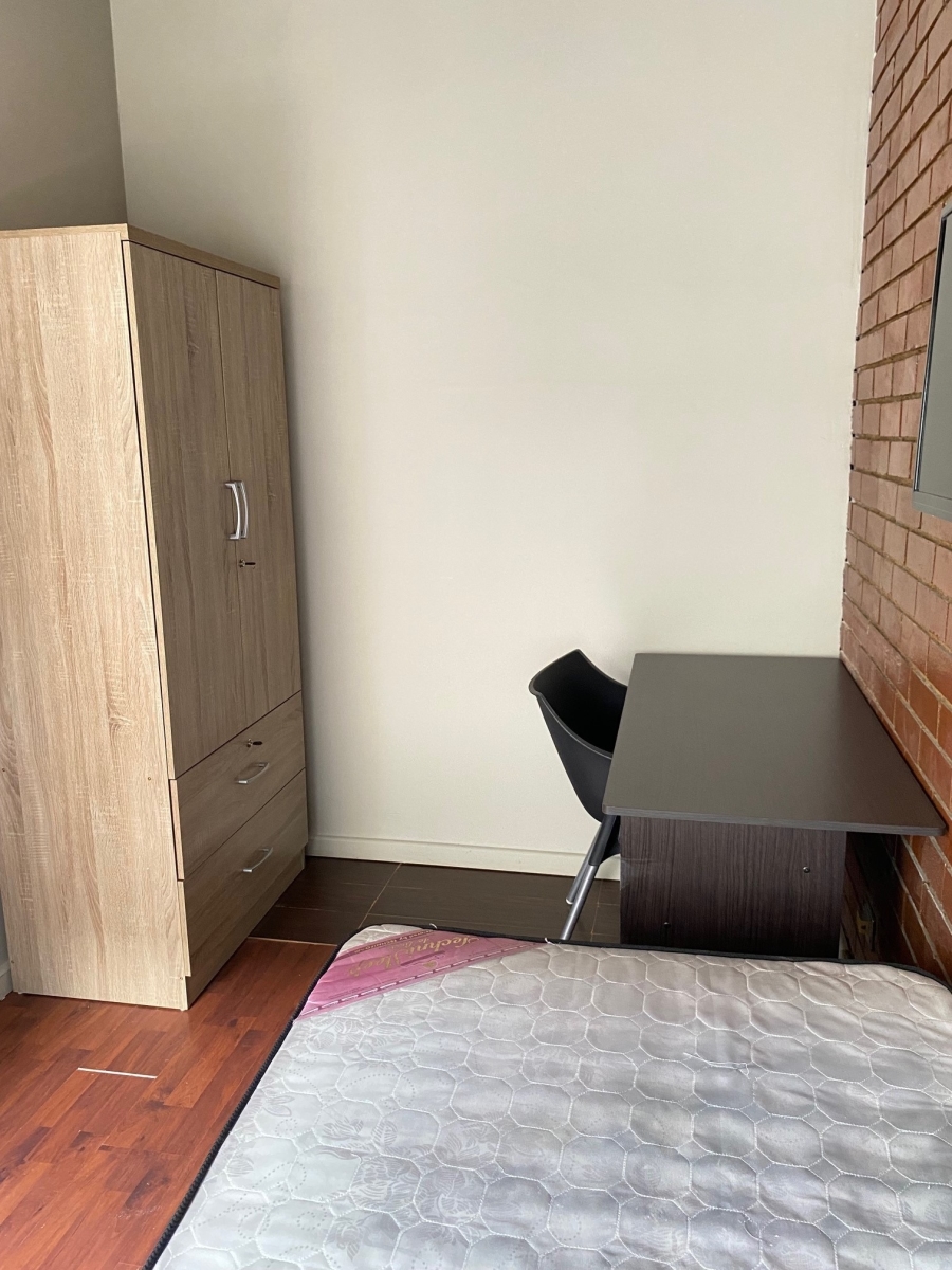 To Let 2 Bedroom Property for Rent in Braamfontein Gauteng