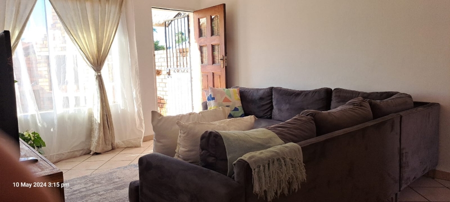 To Let 2 Bedroom Property for Rent in Sinoville Gauteng