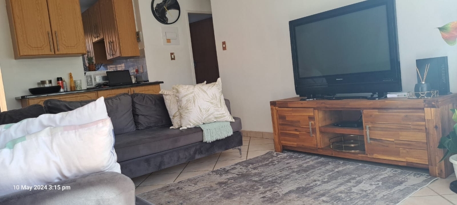 To Let 2 Bedroom Property for Rent in Sinoville Gauteng