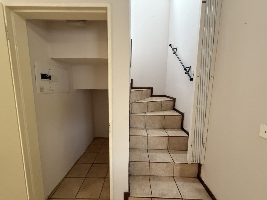 To Let 3 Bedroom Property for Rent in Rangeview Gauteng