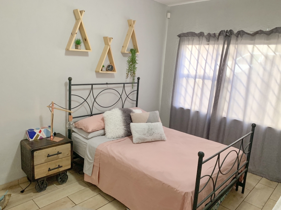 2 Bedroom Property for Sale in Bryanston West Gauteng