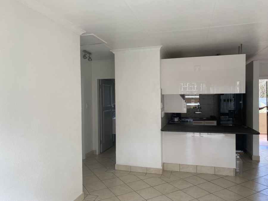 To Let 2 Bedroom Property for Rent in Benmore Gardens Gauteng