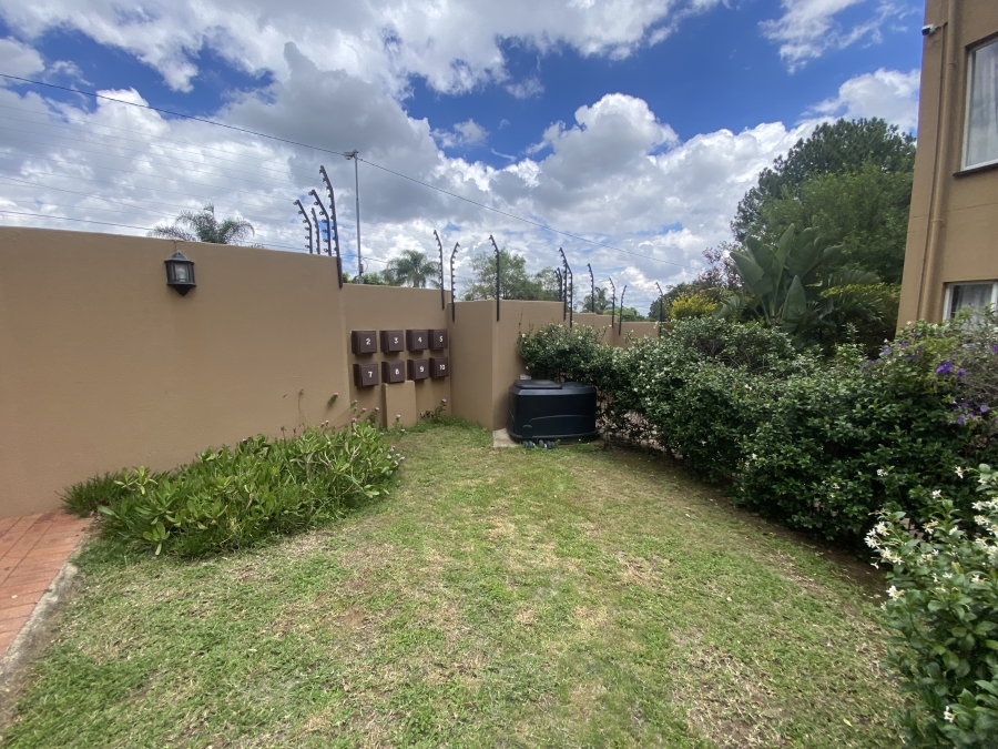 To Let 2 Bedroom Property for Rent in Benmore Gardens Gauteng