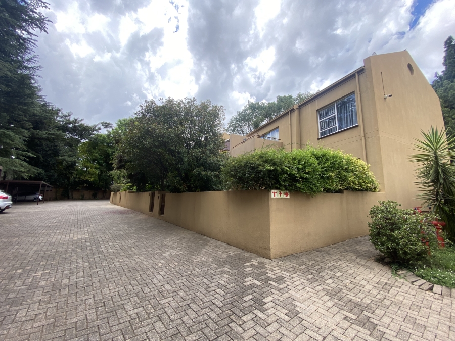 To Let 2 Bedroom Property for Rent in Benmore Gardens Gauteng