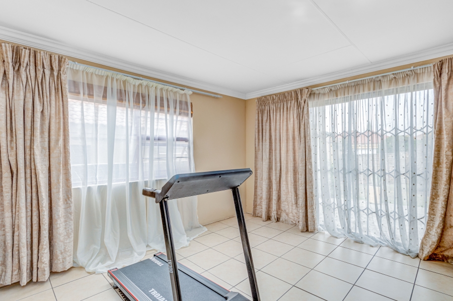 3 Bedroom Property for Sale in Barbeque Downs Gauteng