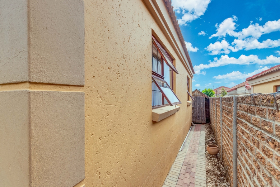 3 Bedroom Property for Sale in Barbeque Downs Gauteng