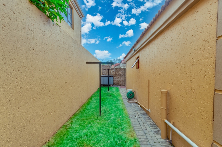 3 Bedroom Property for Sale in Barbeque Downs Gauteng