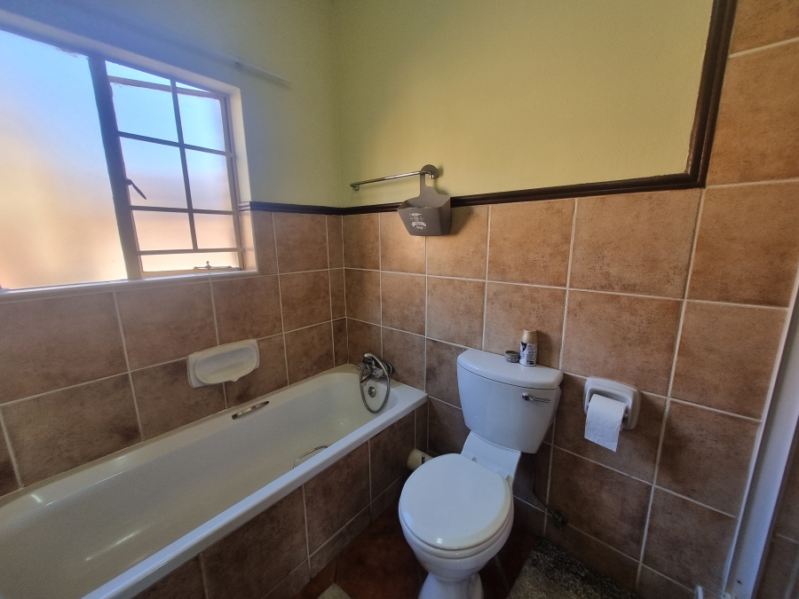 To Let 2 Bedroom Property for Rent in Olympus AH Gauteng