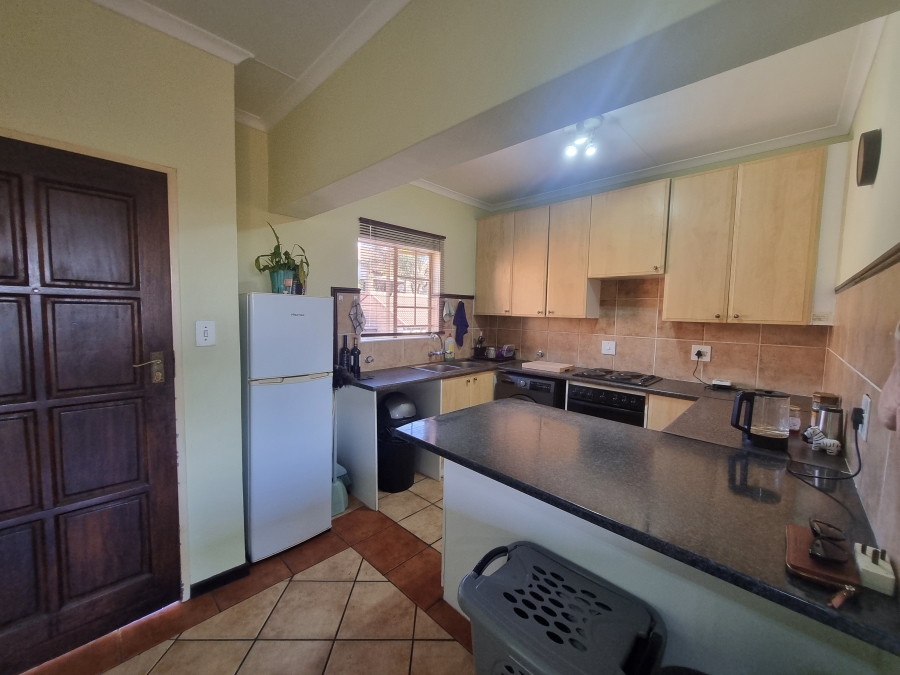 To Let 2 Bedroom Property for Rent in Olympus AH Gauteng