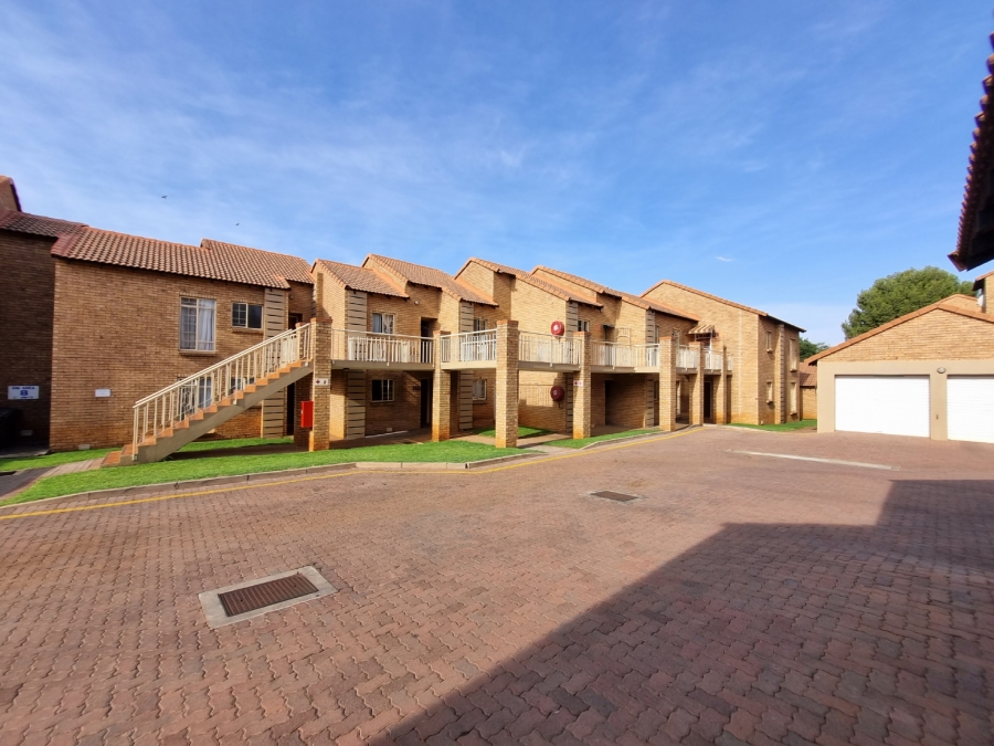 To Let 2 Bedroom Property for Rent in Olympus AH Gauteng