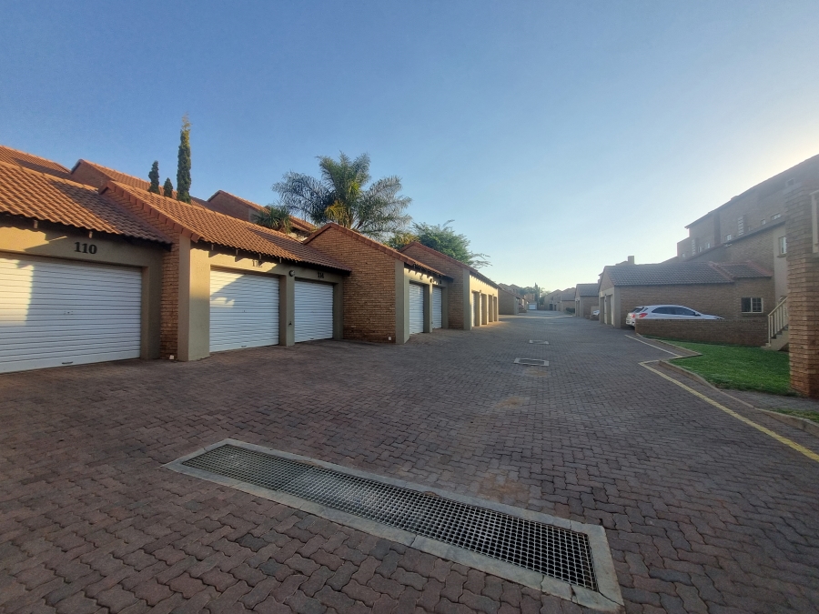 To Let 2 Bedroom Property for Rent in Olympus AH Gauteng