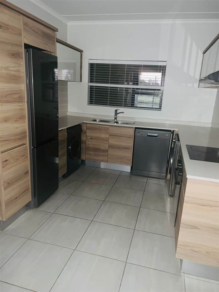 To Let 2 Bedroom Property for Rent in Waterfall Country Estate Gauteng