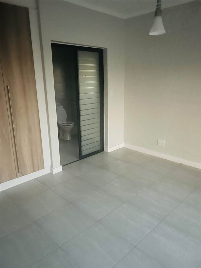 To Let 2 Bedroom Property for Rent in Waterfall Country Estate Gauteng