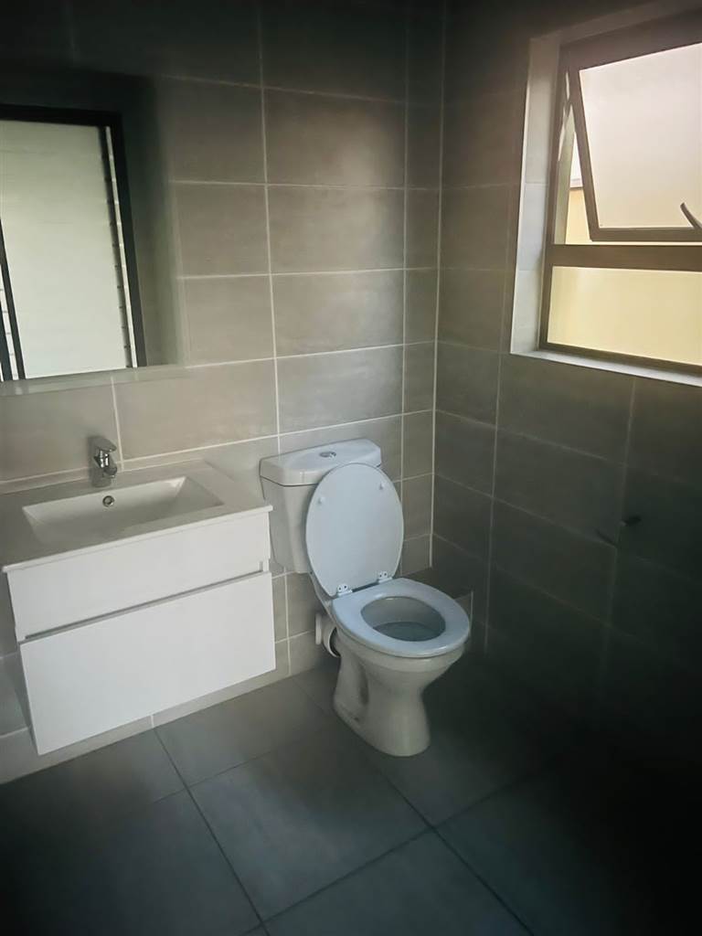 To Let 2 Bedroom Property for Rent in Waterfall Country Estate Gauteng