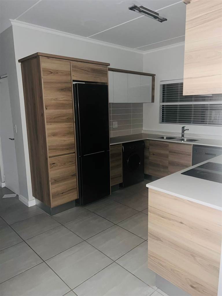 To Let 2 Bedroom Property for Rent in Waterfall Country Estate Gauteng