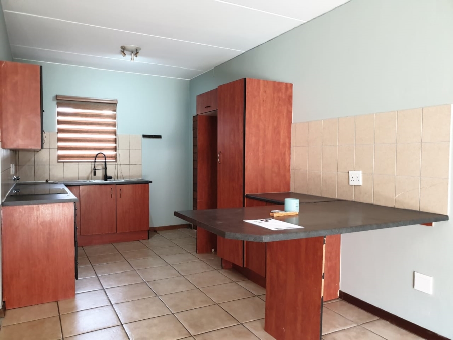 To Let 2 Bedroom Property for Rent in Sundowner Gauteng