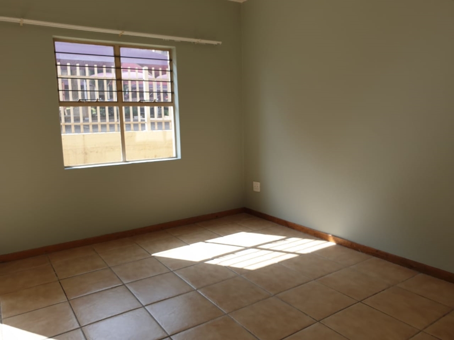 To Let 2 Bedroom Property for Rent in Sundowner Gauteng