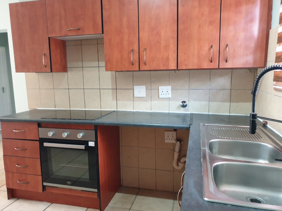 To Let 2 Bedroom Property for Rent in Sundowner Gauteng