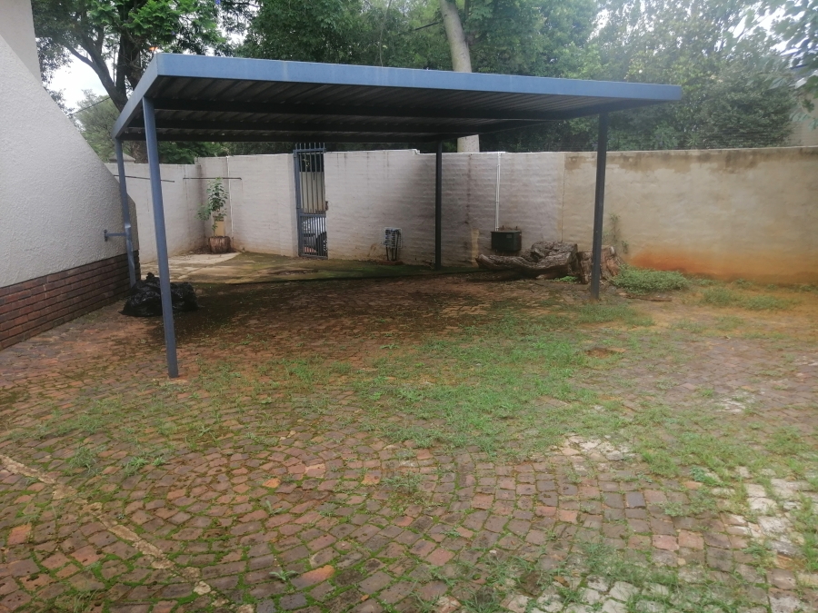 To Let 5 Bedroom Property for Rent in Fairland Gauteng