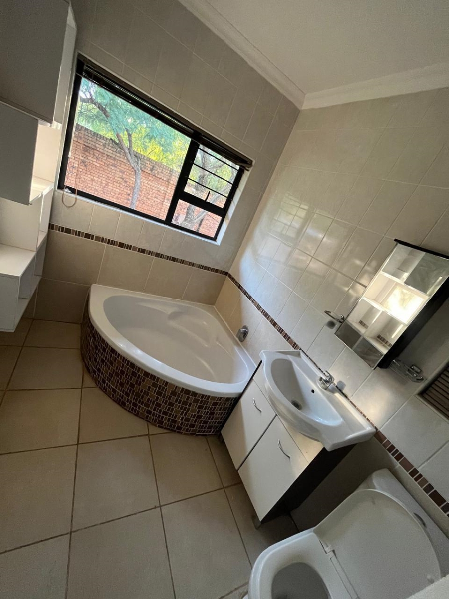 To Let 2 Bedroom Property for Rent in Derdepoort Gauteng