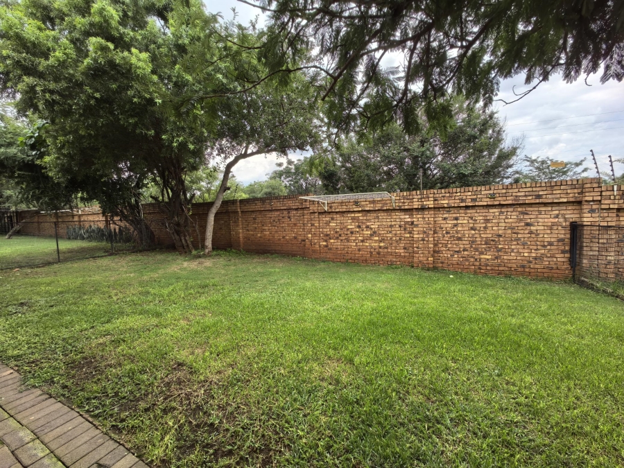 To Let 2 Bedroom Property for Rent in Derdepoort Gauteng