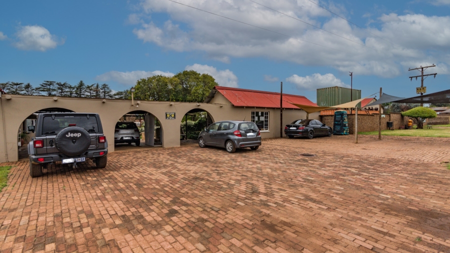 Commercial Property for Sale in Tarlton Gauteng