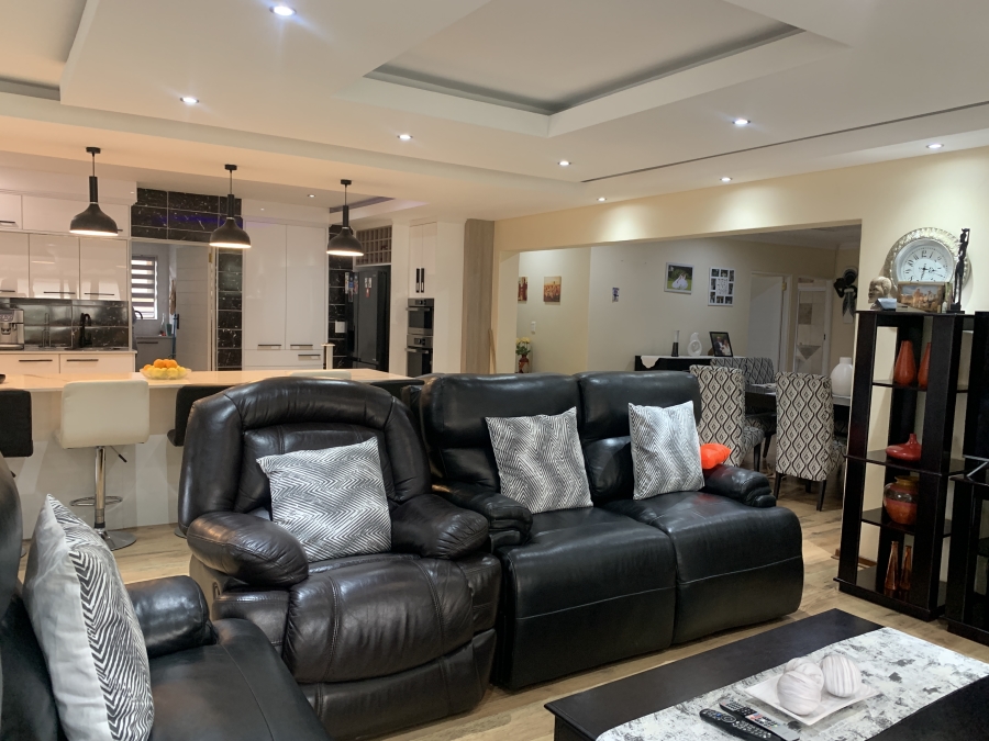 3 Bedroom Property for Sale in Newmark Estate Gauteng