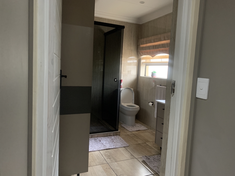 3 Bedroom Property for Sale in Newmark Estate Gauteng